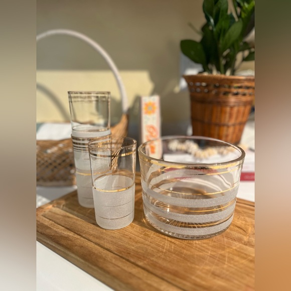 Vintage gold and frosted glass ice bucket - Picture 1 of 10